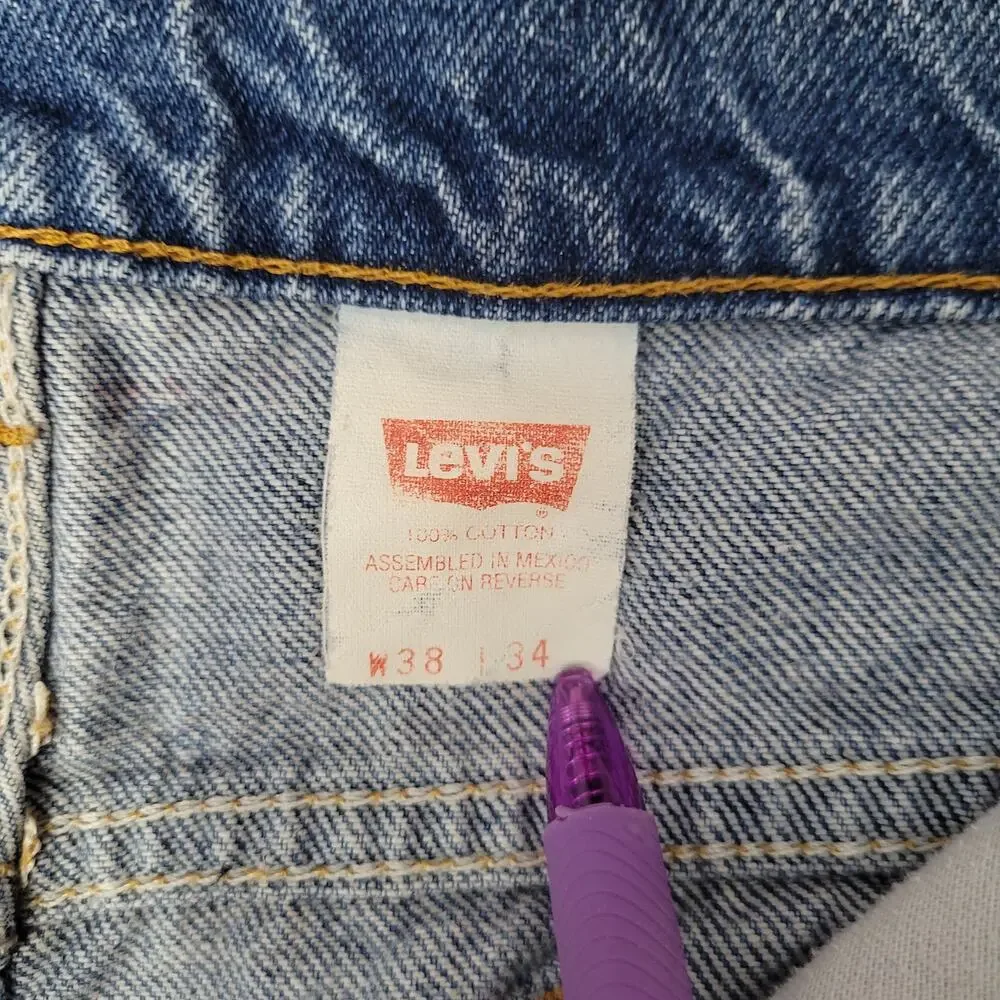 Vintage Levi's 505 Classic Straight Leg Orange Tab Jeans men's size 38x34, 1993